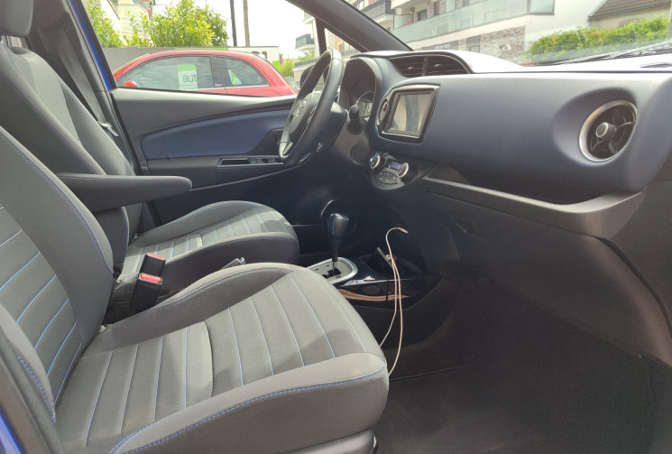 Toyota Yaris 3 Phase 3 Fab France 1.5 VVTi 16V Hybrid 100h E-CVT 75 cv 