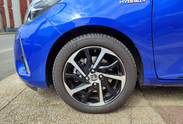 Toyota Yaris 3 Phase 3 Fab France 1.5 VVTi 16V Hybrid 100h E-CVT 75 cv 