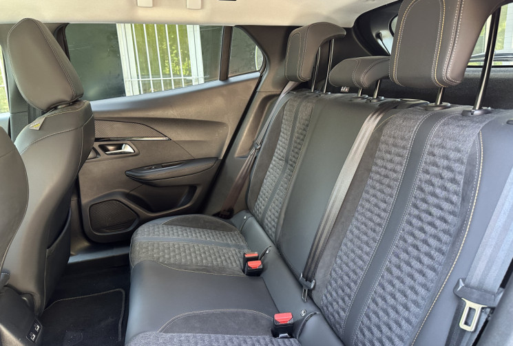 Peugeot 2008 1.2 THP 130 EAT8 ROADTRIP * ENTRETIEN COMPLET A JOUR * GARANTIE 6 MOIS