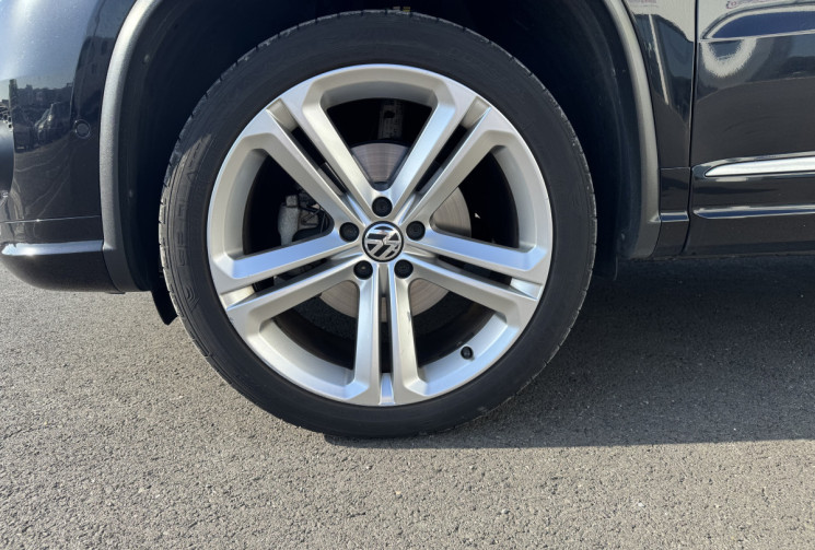 Volkswagen Tiguan 2.0 TDI 140ch Carat R-LINE 4Motion DSG7