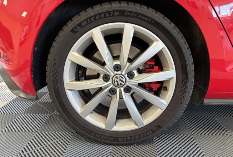 Volkswagen Golf 7 GTI 2.0 TFSI DSG7 245 PERFORMANCE / ENTRETIEN VOLKSWAGEN 