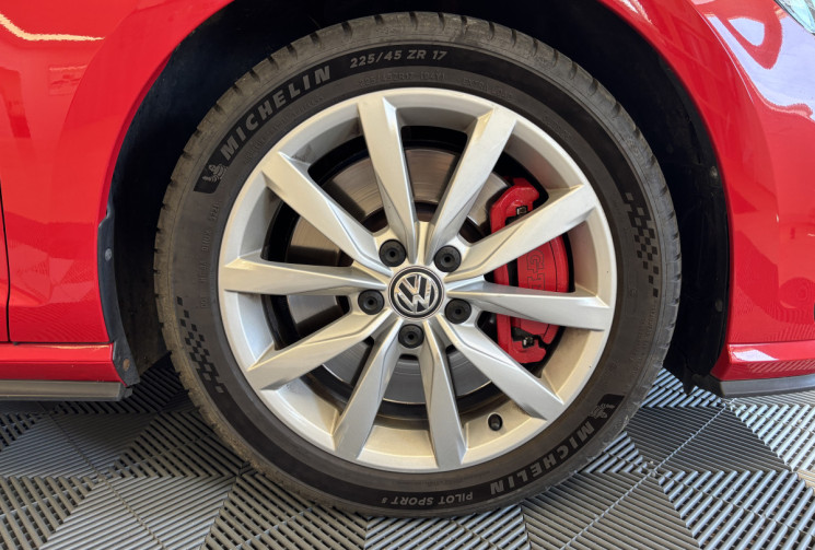 Volkswagen Golf 7 GTI 2.0 TFSI DSG7 245 PERFORMANCE / ENTRETIEN VOLKSWAGEN 