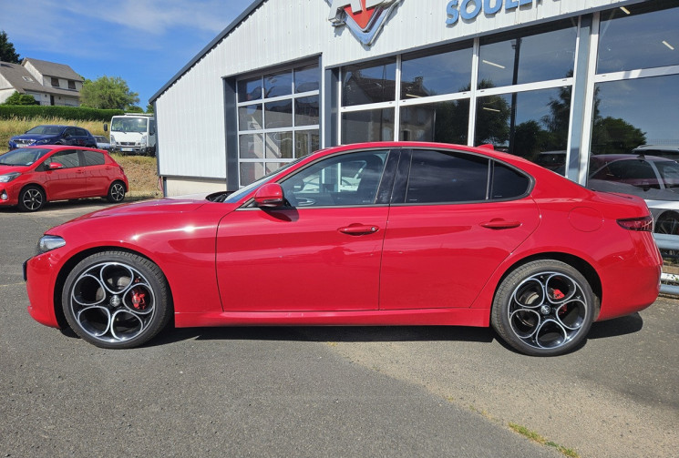 Alfa Romeo Giulia 2.0 TURBO 200 SPRINT AT8