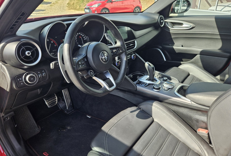 Alfa Romeo Giulia 2.0 TURBO 200 SPRINT AT8