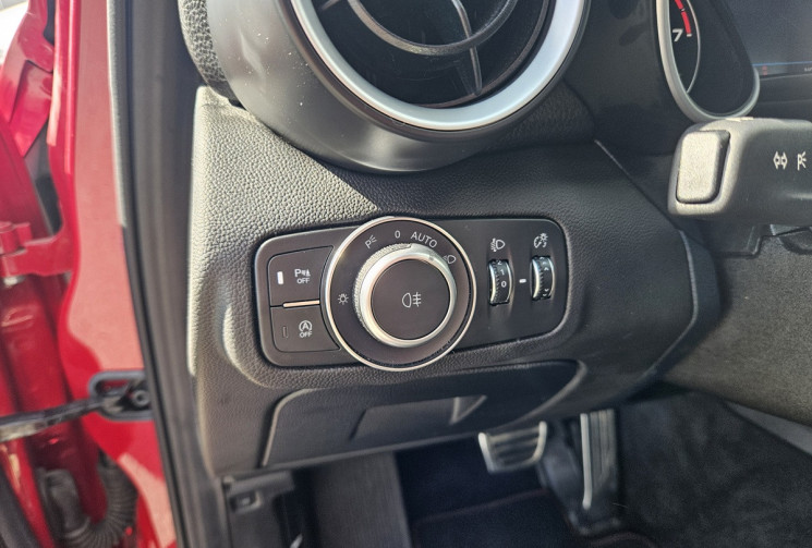 Alfa Romeo Giulia 2.0 TURBO 200 SPRINT AT8