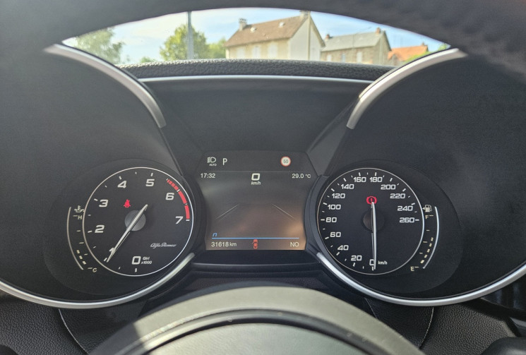 Alfa Romeo Giulia 2.0 TURBO 200 SPRINT AT8