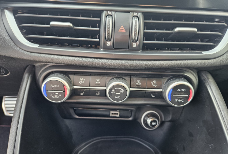 Alfa Romeo Giulia 2.0 TURBO 200 SPRINT AT8