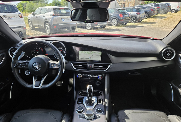 Alfa Romeo Giulia 2.0 TURBO 200 SPRINT AT8
