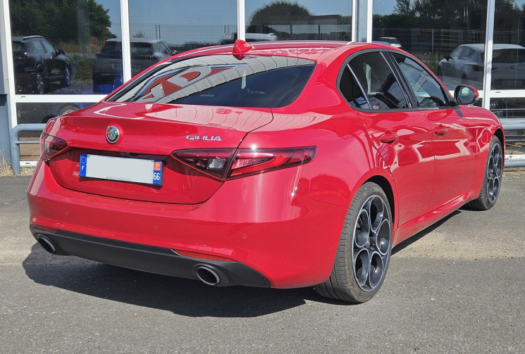 Alfa Romeo Giulia 2.0 TURBO 200 SPRINT AT8