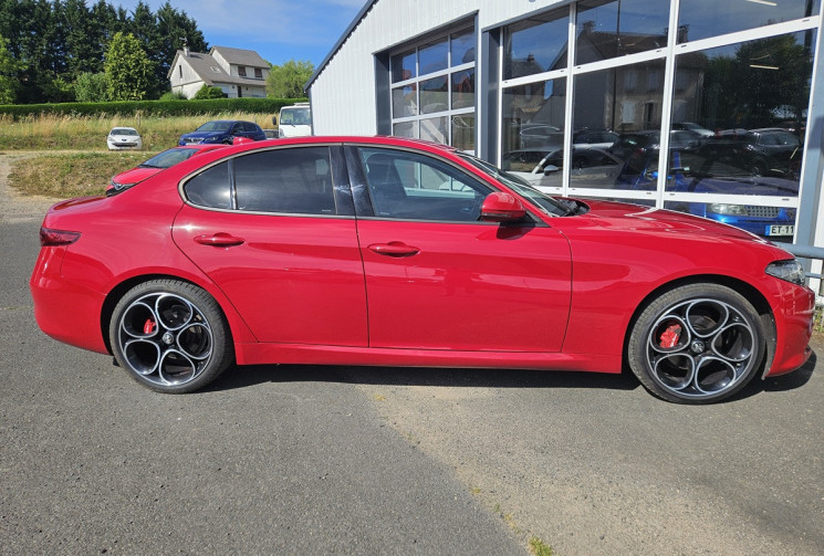 Alfa Romeo Giulia 2.0 TURBO 200 SPRINT AT8