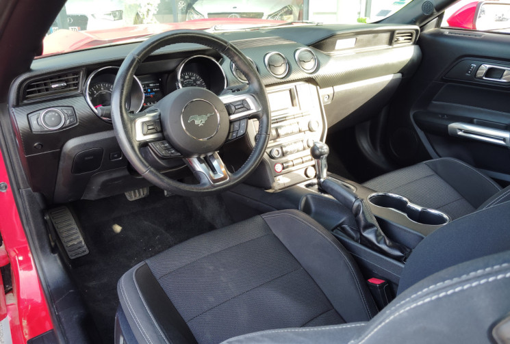 Ford MUSTANG Convertible 3.7 V6 304CV