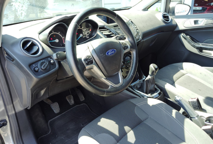 Ford Fiesta 1.5 TDCi 95ch FAP Titanium 5p
