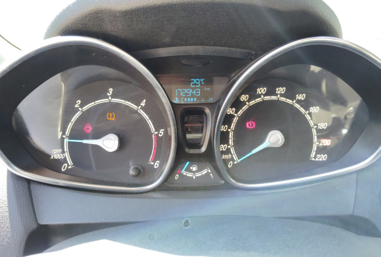 Ford Fiesta 1.5 TDCi 95ch FAP Titanium 5p