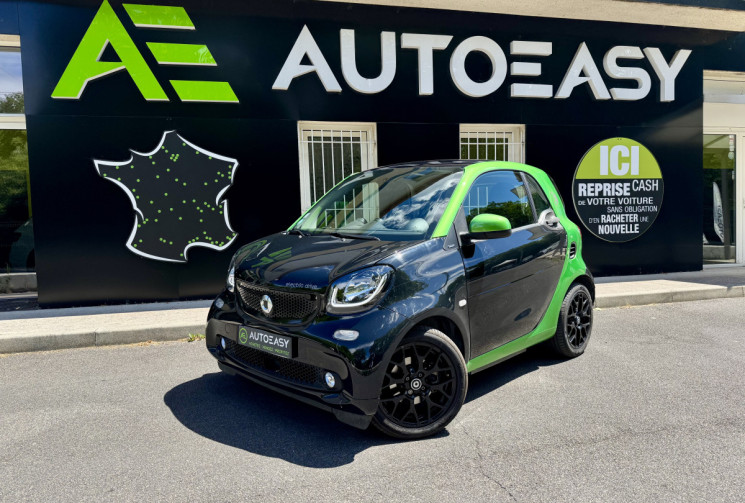 SMART Fortwo Coupé EQ 82 ch Electrique PASSION 17,6kWh / Toit panoramique / Camera / GPS