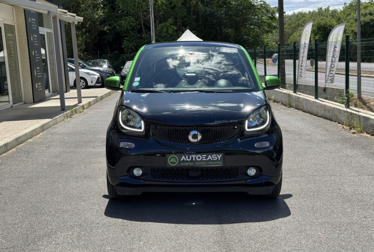 SMART Fortwo Coupé EQ 82 ch Electrique PASSION 17,6kWh / Toit panoramique / Camera / GPS