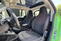 SMART Fortwo Coupé EQ 82 ch Electrique PASSION 17,6kWh / Toit panoramique / Camera / GPS