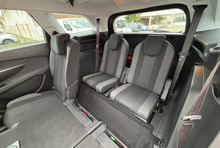 Peugeot 5008 1.5 BlueHDi 130 CH / ACTIVE BUSINESS / 7 PLACES / EAT8