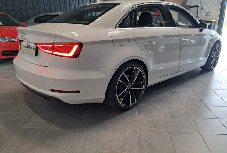 Audi A3 BERLINE 2.0 TDI 150CH FAP AMBITION LUXE S TRONIC 6 suivi audi  TOIT OUVRANT CUIT CAMERA