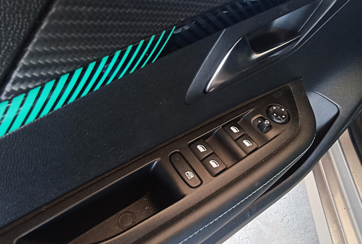 Peugeot 208 1.2E 100CH ALLURE - I-COCKPIT - CARPLAY - CUIR