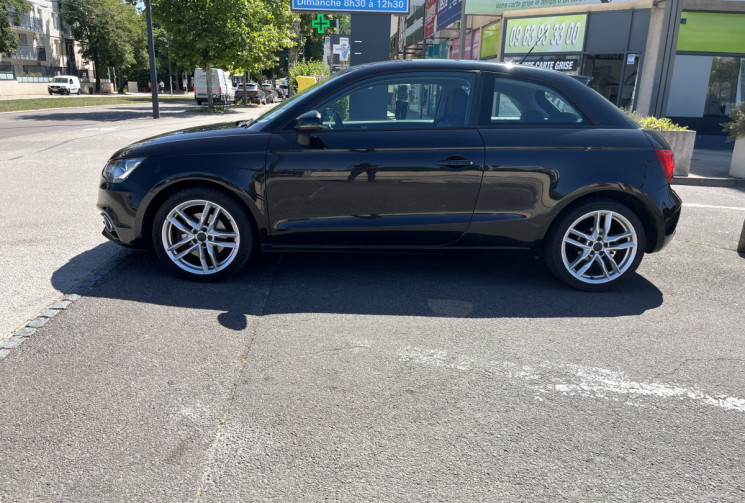 Audi A1 3 Portes 1.4 TFSI S-Tronic7 122 cv Boîte auto Ambition Luxe