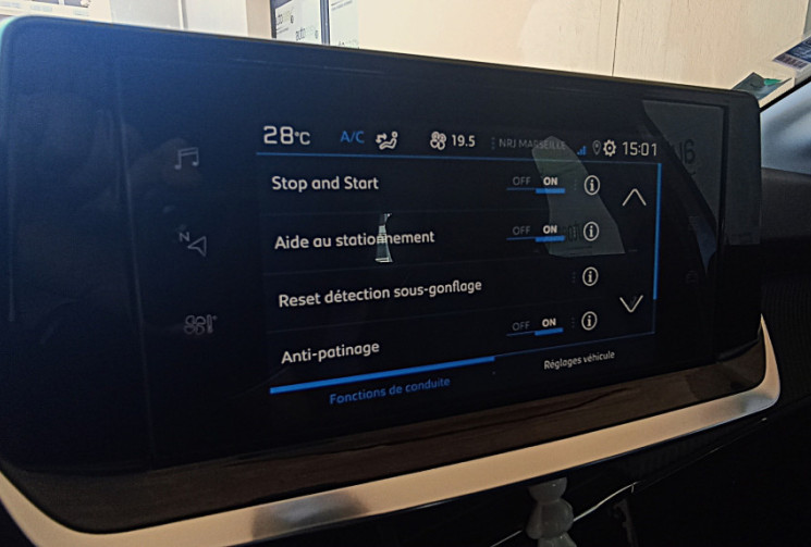 Peugeot 208 1.2E 100CH ALLURE - I-COCKPIT - CARPLAY - CUIR
