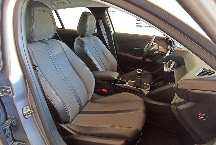 Peugeot 208 1.2E 100CH ALLURE - I-COCKPIT - CARPLAY - CUIR