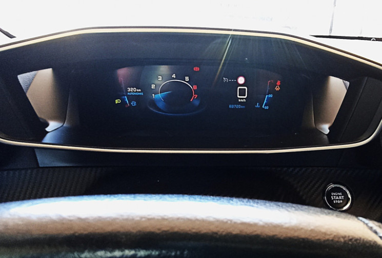Peugeot 208 1.2E 100CH ALLURE - I-COCKPIT - CARPLAY - CUIR