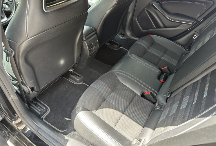 Mercedes CLA SHOOTING BRAKE 200 D 7G-DCT SENSATION / Suivi complet / Première main / Faible km