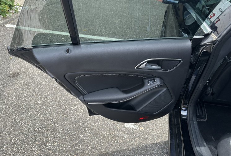 Mercedes CLA SHOOTING BRAKE 200 D 7G-DCT SENSATION / Suivi complet / Première main / Faible km