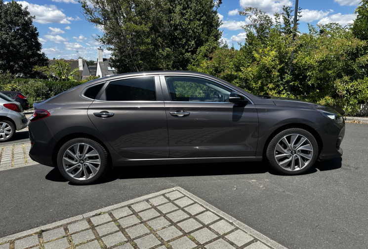 Hyundai i30 Fastback 1.4 T-GDi 140 cv Créative Excellent état