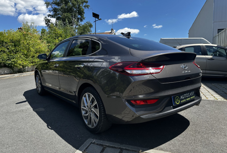Hyundai i30 Fastback 1.4 T-GDi 140 cv Créative Excellent état