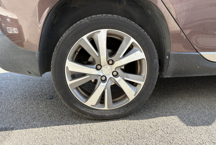 Peugeot 2008  1.6 BlueHDi 120 CV FELINE 
