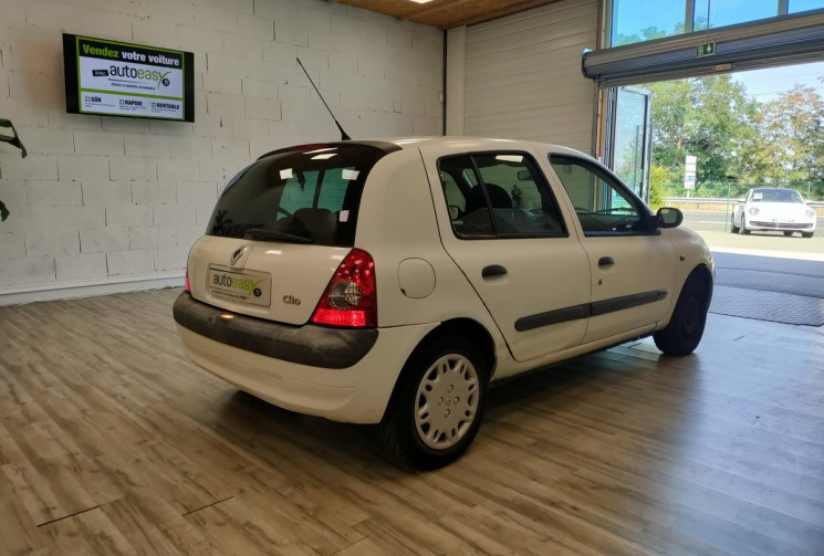 Renault Clio II 5 Portes Phase 2 1.2 i 16V 75 cv