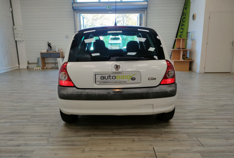 Renault Clio II 5 Portes Phase 2 1.2 i 16V 75 cv