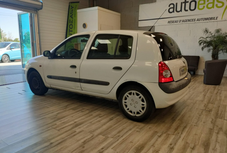 Renault Clio II 5 Portes Phase 2 1.2 i 16V 75 cv
