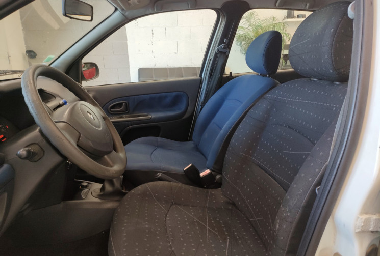 Renault Clio II 5 Portes Phase 2 1.2 i 16V 75 cv