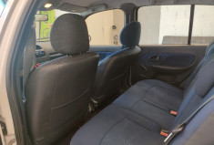 Renault Clio II 5 Portes Phase 2 1.2 i 16V 75 cv