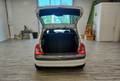 Renault Clio II 5 Portes Phase 2 1.2 i 16V 75 cv