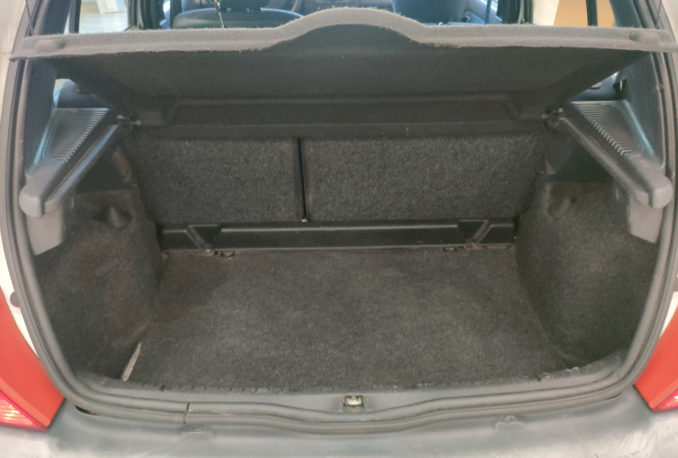 Renault Clio II 5 Portes Phase 2 1.2 i 16V 75 cv