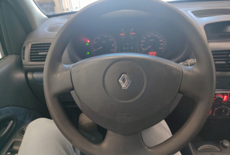 Renault Clio II 5 Portes Phase 2 1.2 i 16V 75 cv