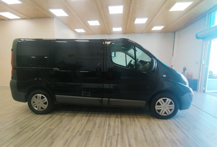 Opel VIVARO  Phase 2 2.0 CDTI 16V Fourgon court 90 cv *AMENAGE*
