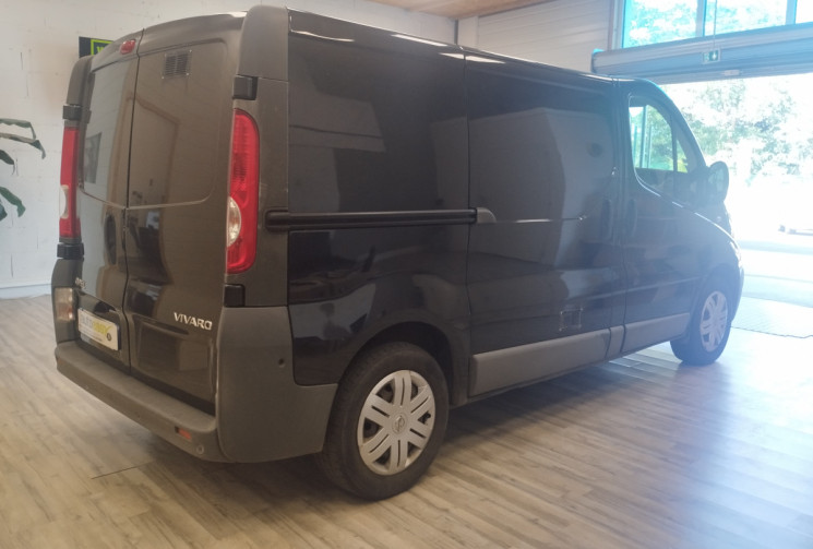 Opel VIVARO  Phase 2 2.0 CDTI 16V Fourgon court 90 cv *AMENAGE*