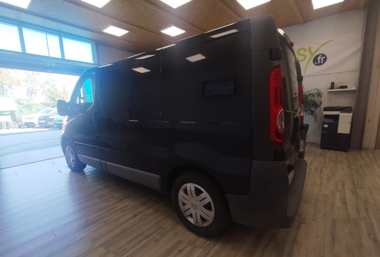 Opel VIVARO  Phase 2 2.0 CDTI 16V Fourgon court 90 cv *AMENAGE*