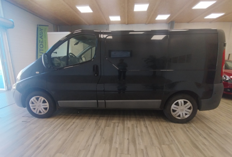 Opel VIVARO  Phase 2 2.0 CDTI 16V Fourgon court 90 cv *AMENAGE*