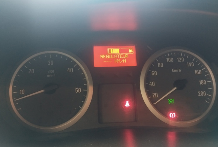 Opel VIVARO  Phase 2 2.0 CDTI 16V Fourgon court 90 cv *AMENAGE*