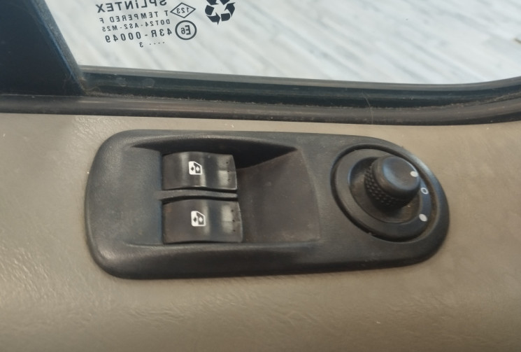Opel VIVARO  Phase 2 2.0 CDTI 16V Fourgon court 90 cv *AMENAGE*