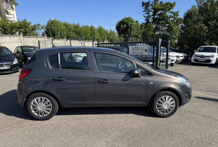 Opel Corsa 1.2 Graphite 90 ch clim 