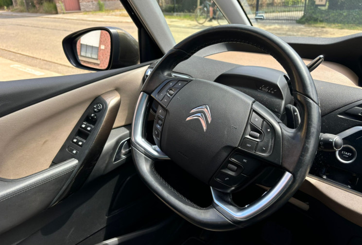 Citroën Grand C4 Picasso II 1.6 E-HDi 115 EXCLUSIVE ETG6 7 PLACES - CUIR / CAMERA