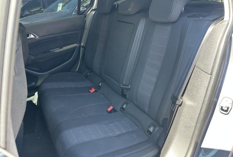Peugeot 308  II (2) 1.5 BLUEHDI 130 Ch ALLURE * CARPLAY * GPS * RADAR ARR / AV