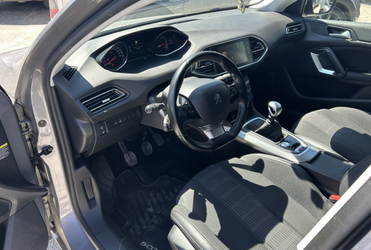 Peugeot 308  II (2) 1.5 BLUEHDI 130 Ch ALLURE * CARPLAY * GPS * RADAR ARR / AV